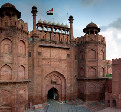 Incredible India With Dubai Tour 